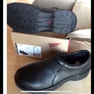 Red Wing Women’s Slip On Steel Toe Slip Resistant shoe Size 8